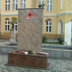 В Сербии и Македонии установили памятники албанским боевикам