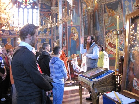 В Крагуеваце отслужили специальную литургию для слабослышащих