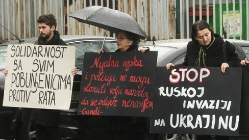 "Женщины в черном" протестовали у российского посольства в Белграде