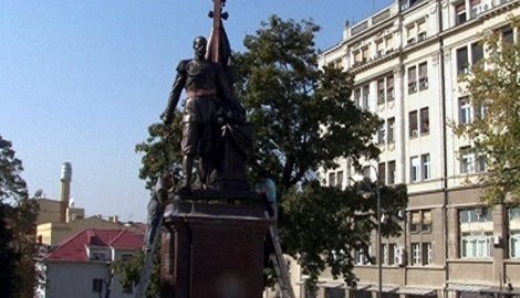 В центре Белграда открыли памятник Николаю II