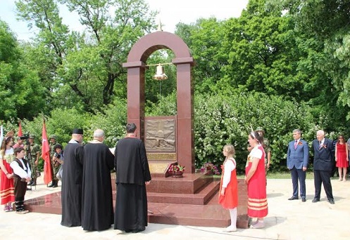 В сербском Нише открыли памятник советским воинам, погибшим в 1944 году при налете американской авиации