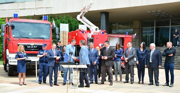 Россия передала Сербии пожарно-спасательную технику на сумму 9 миллионов долларов