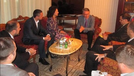 Российский посол встретился с делегацией сербской патриотической оппозиции