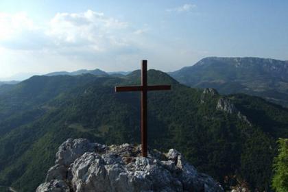 В центре Сербии поставят огромный православный крест