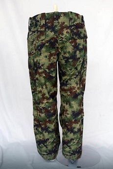 Армия Сербии получила новые штаны