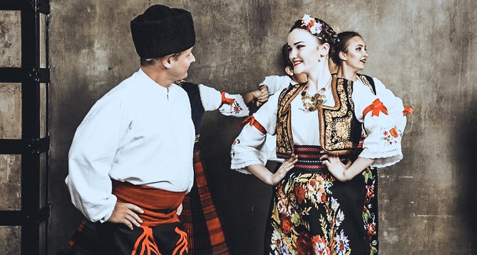 урок сербских танцев