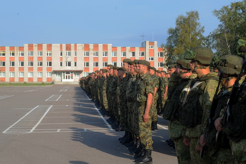Бойцы Третьей бригады Армии Сербии на учениях в Ленинградской области
