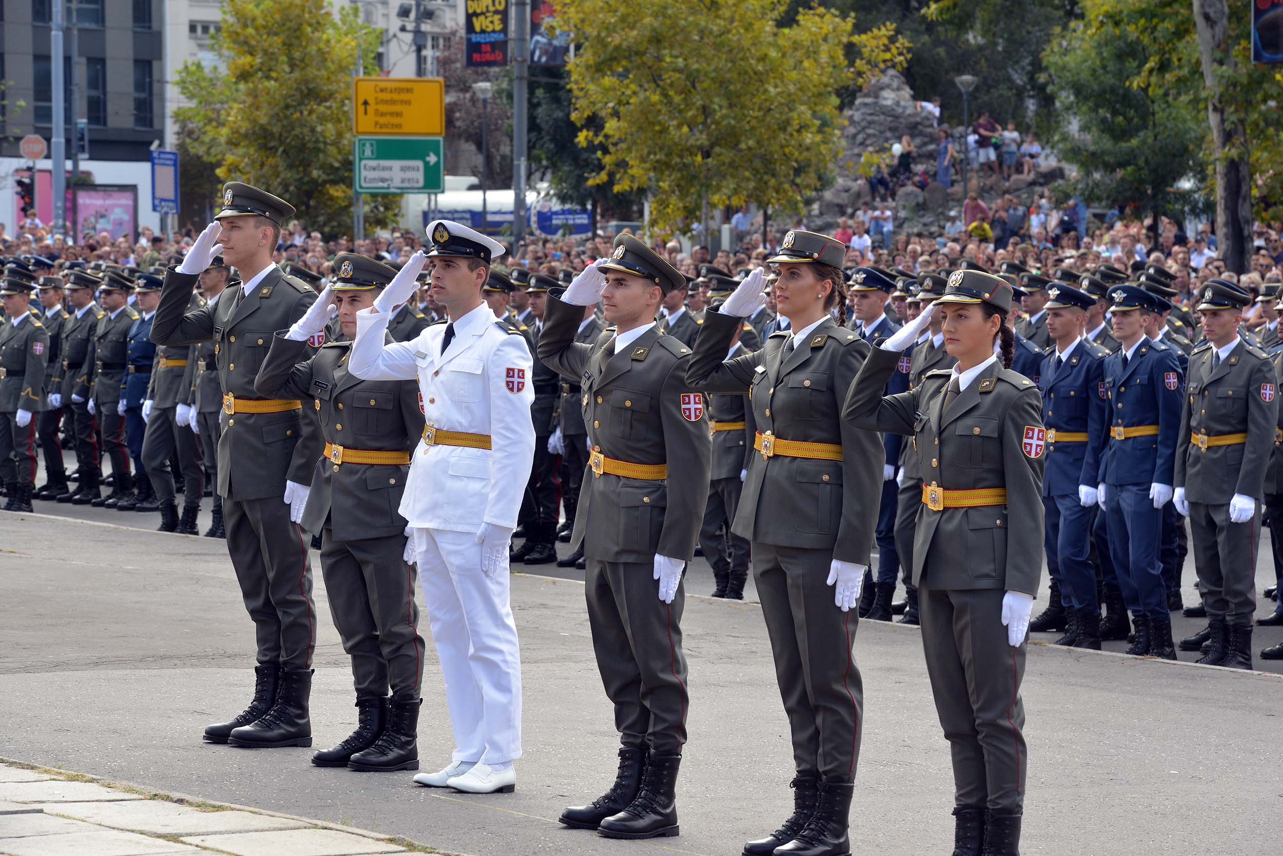 В Белграде прошла церемония производства в первый чин молодых офицеров