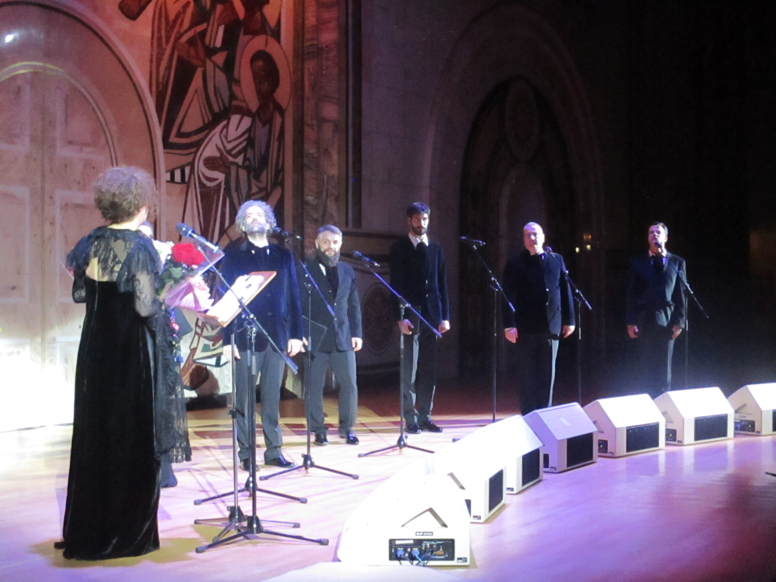 «Ангел пел и с нами был Бог» - в Москве при переполненном зале прошел концерт Дивны Любоевич