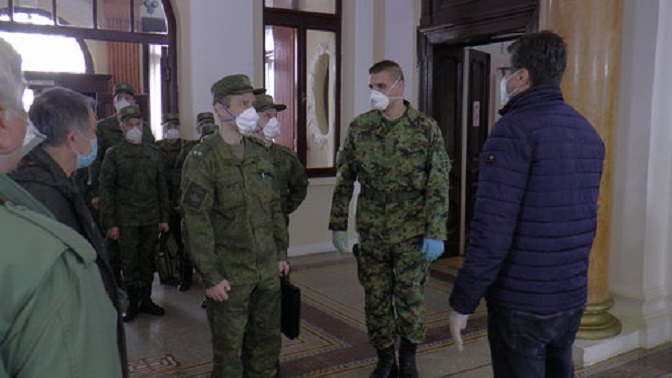 Российские военные врачи приехали в Ниш
