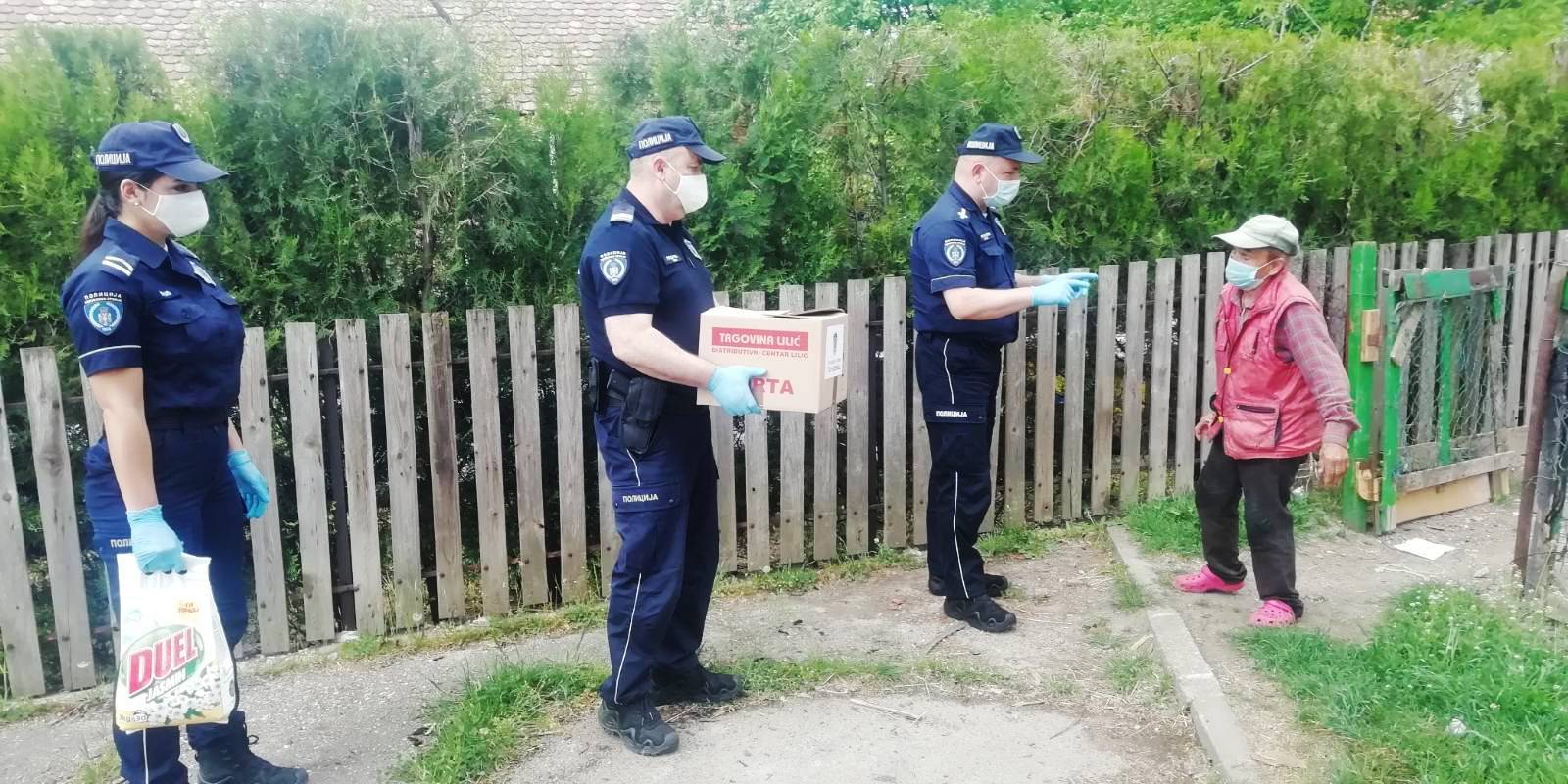 Полицейские из Пожареваца помогли пожилым согражданам