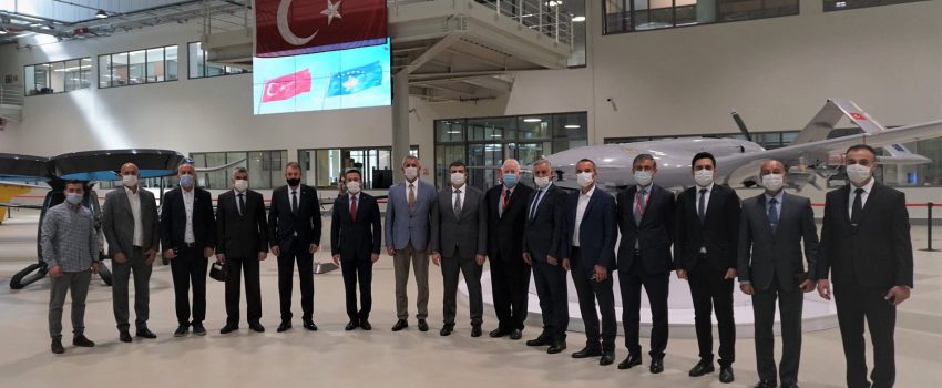 Косово тоже хочет купить турецкие "Байрактары"