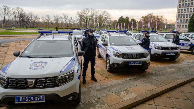 Германия подарила МВД Сербии 10 автомобилей