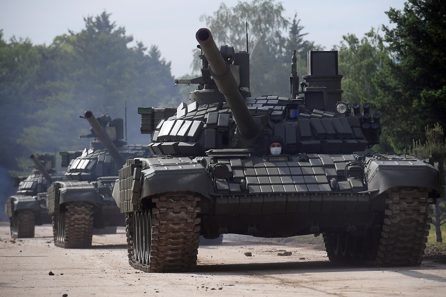 Сербия получила в подарок российские танки и бронемашины
