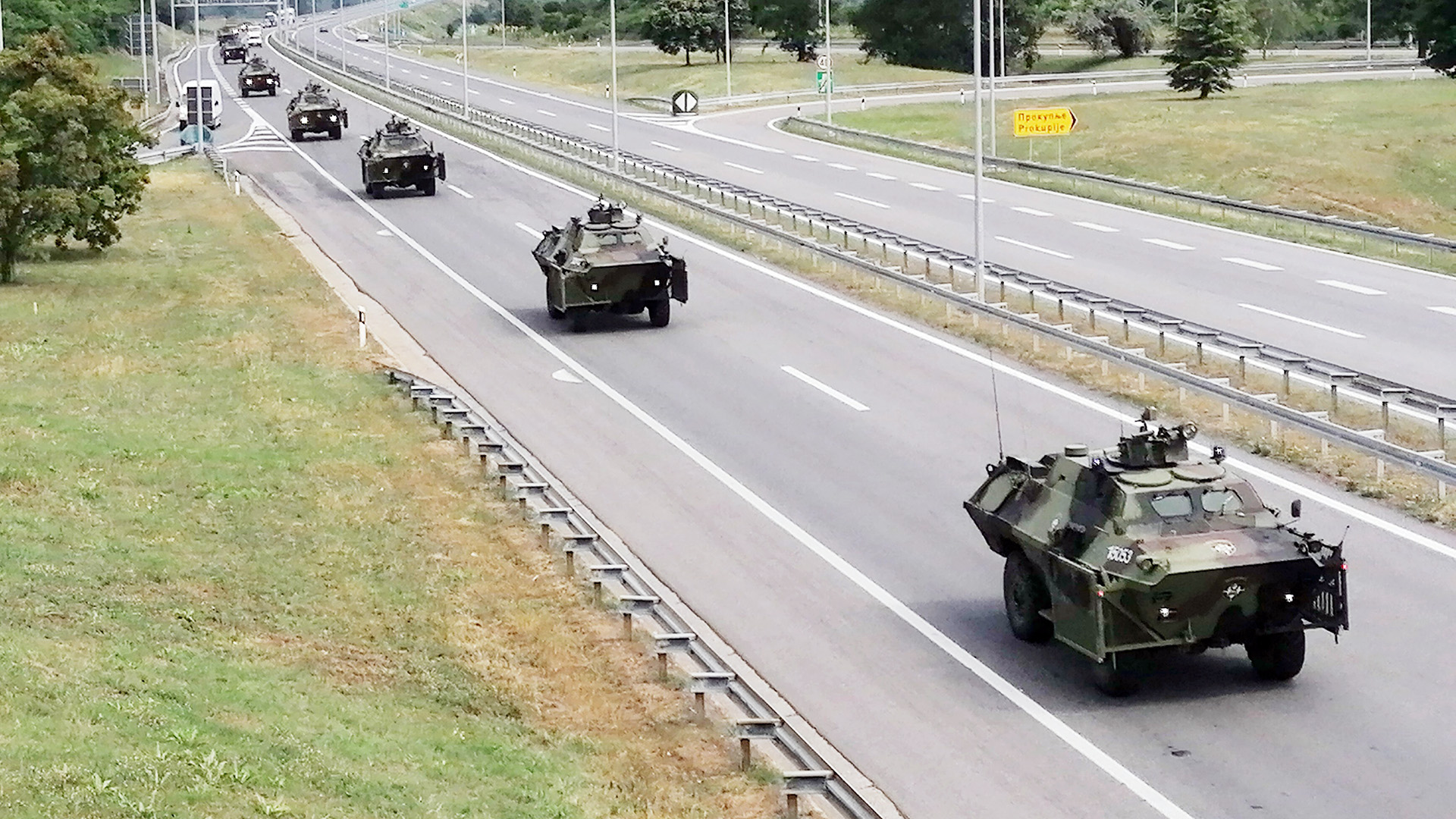 Армия Сербии поднята по тревоге