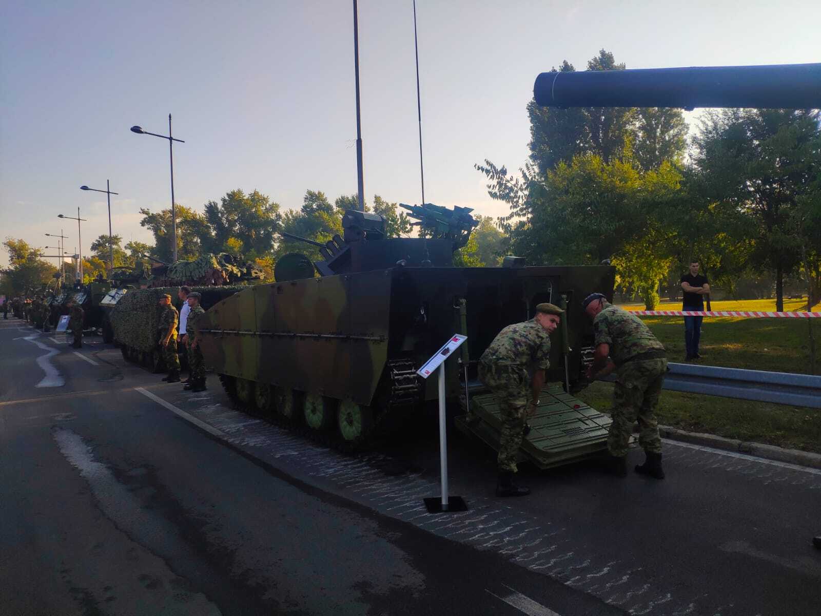 В Белграде прошел показ оружия Армии Сербии
