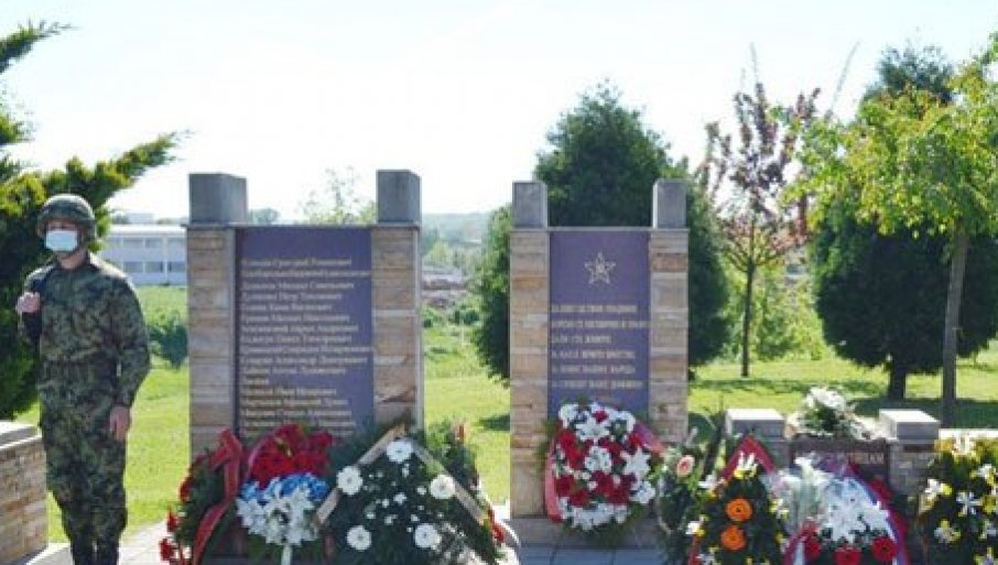 памятник красноармейцам Крушевац