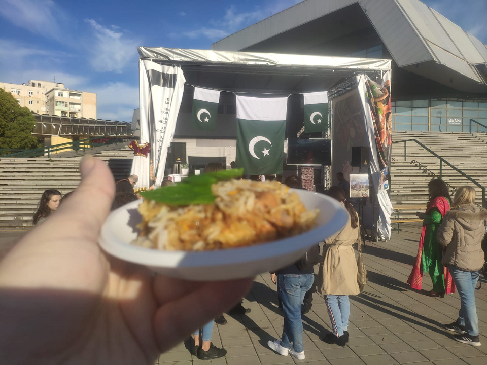 Как нас кормило посольство Пакистана или в Нови Саде проходит фестиваль "Вкус планеты"
