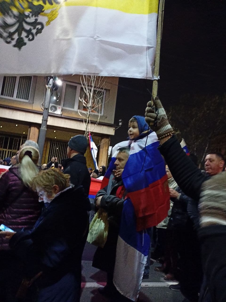 В Белграде  проходит митинг в поддержку России