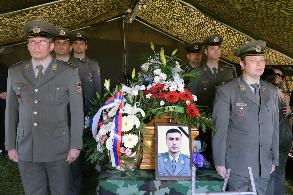 В родном селе похоронили подполковника Деяна Станоевича