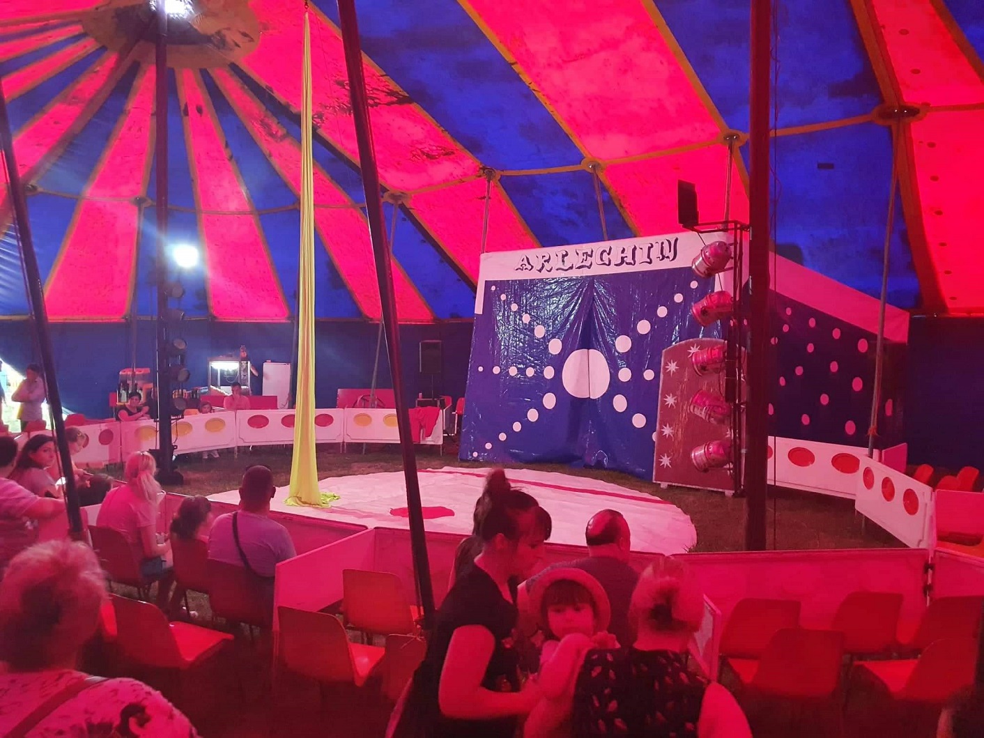 Передвижной цирк - летняя традиция