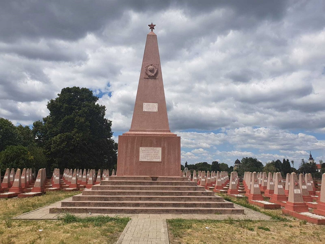 Красноармейское кладбище в Сомборе