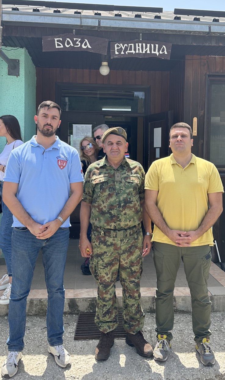 Депутаты посетили солдат на административной границе с Косово