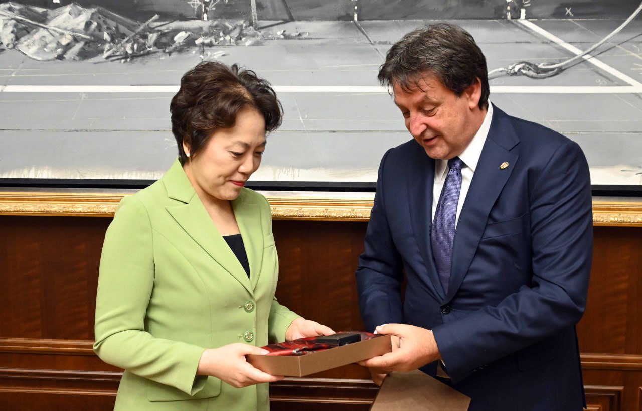 Глава МВД Сербии встретился с китайским послом