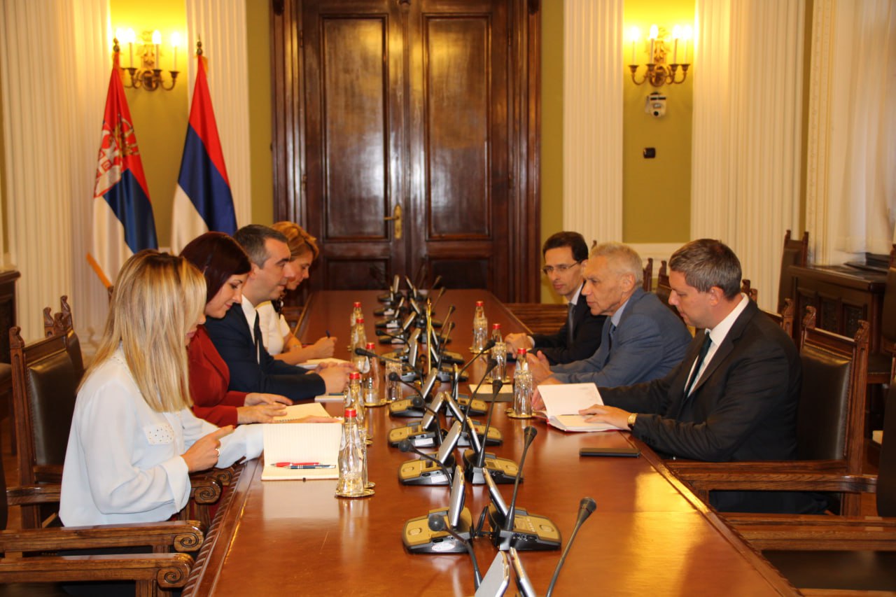Российский посол встретился с председателем Скупщины