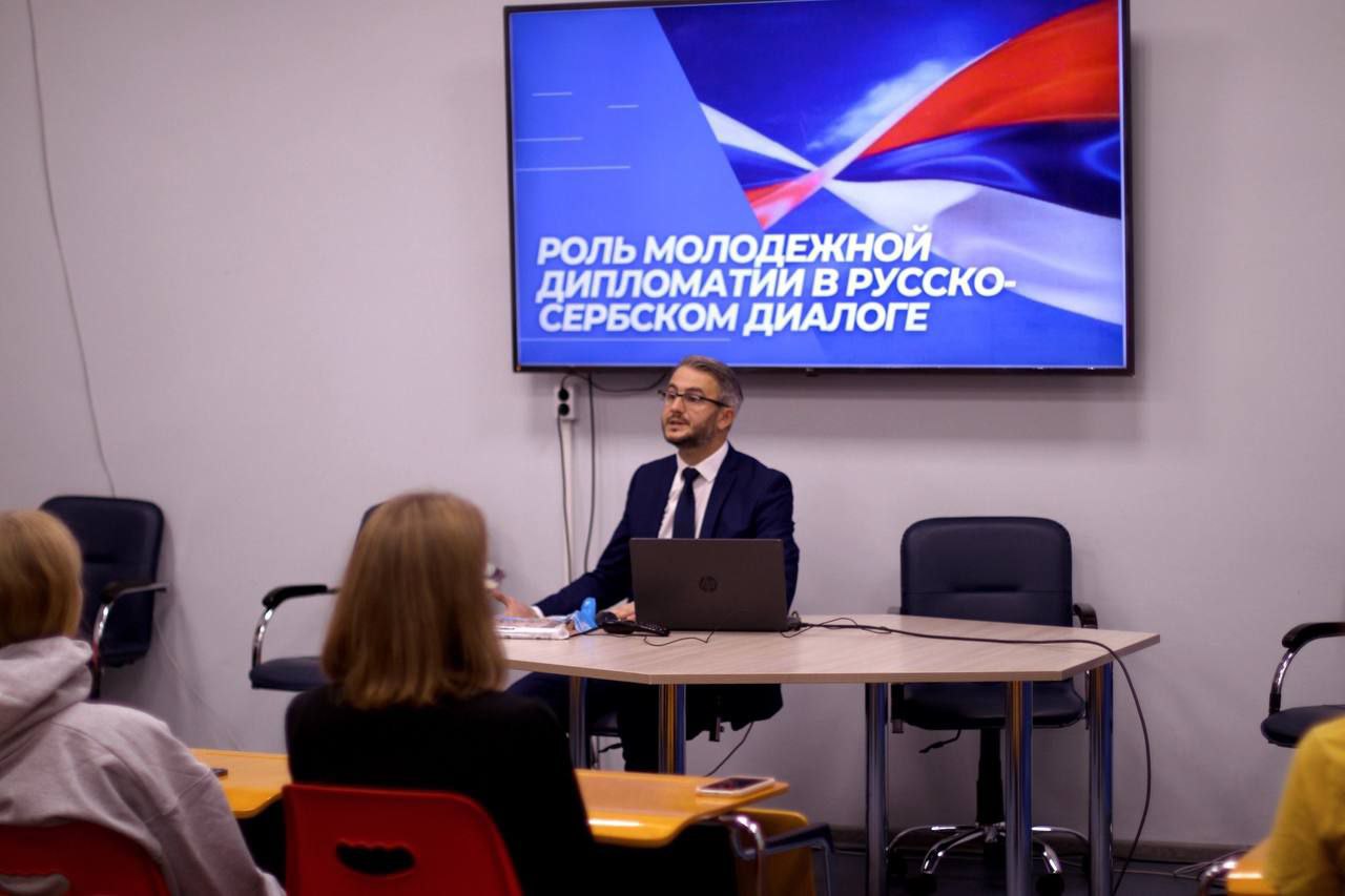 Миладин Митрович: Европой управляют международные индифферентные бюрократы