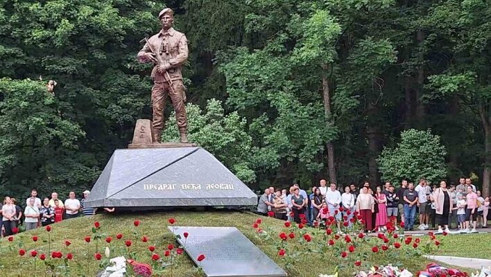 В Плевле открыт памятник младшему лейтенанту Леовацу