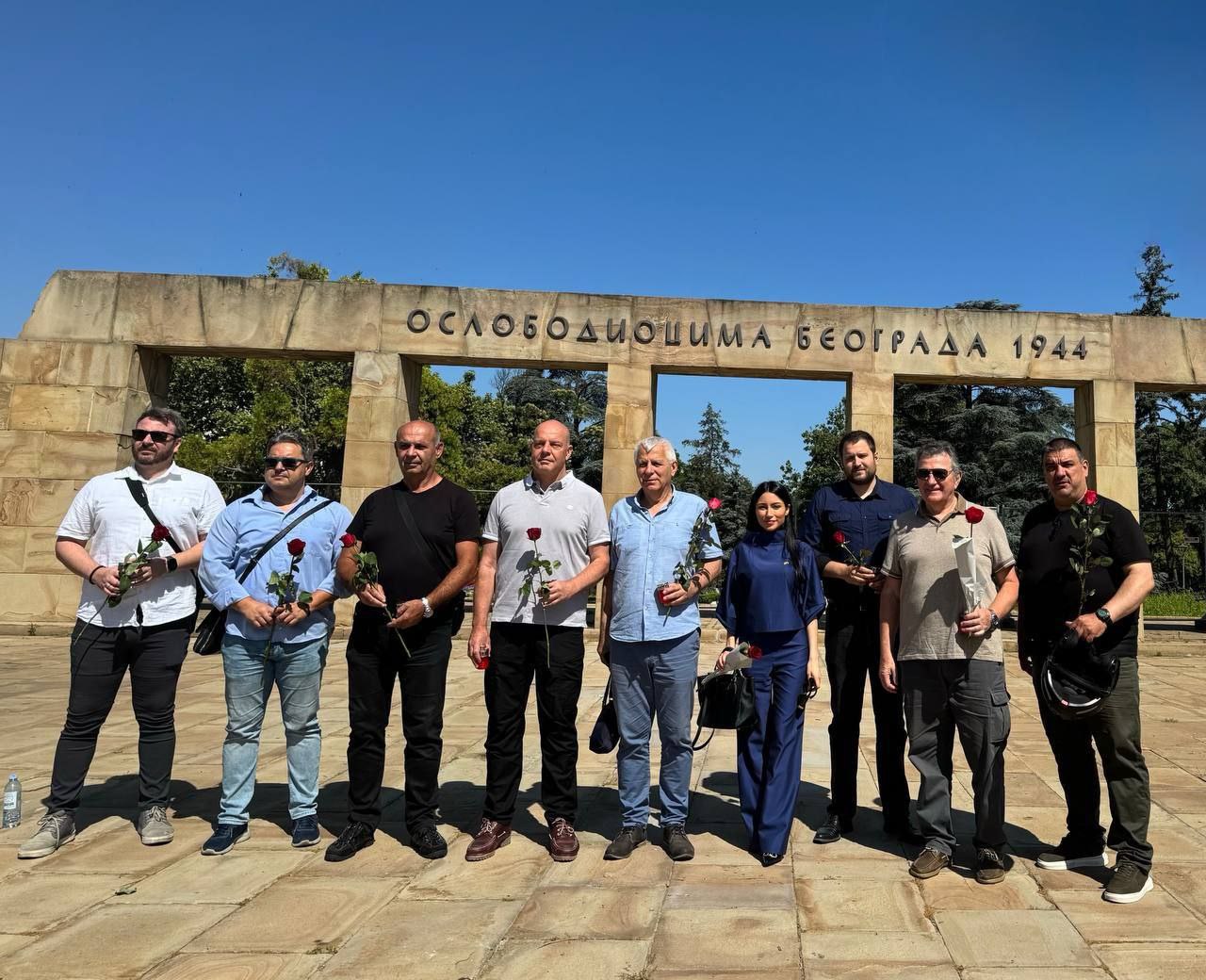 Сербские политики зажгли свечу памяти в день начала ВОВ