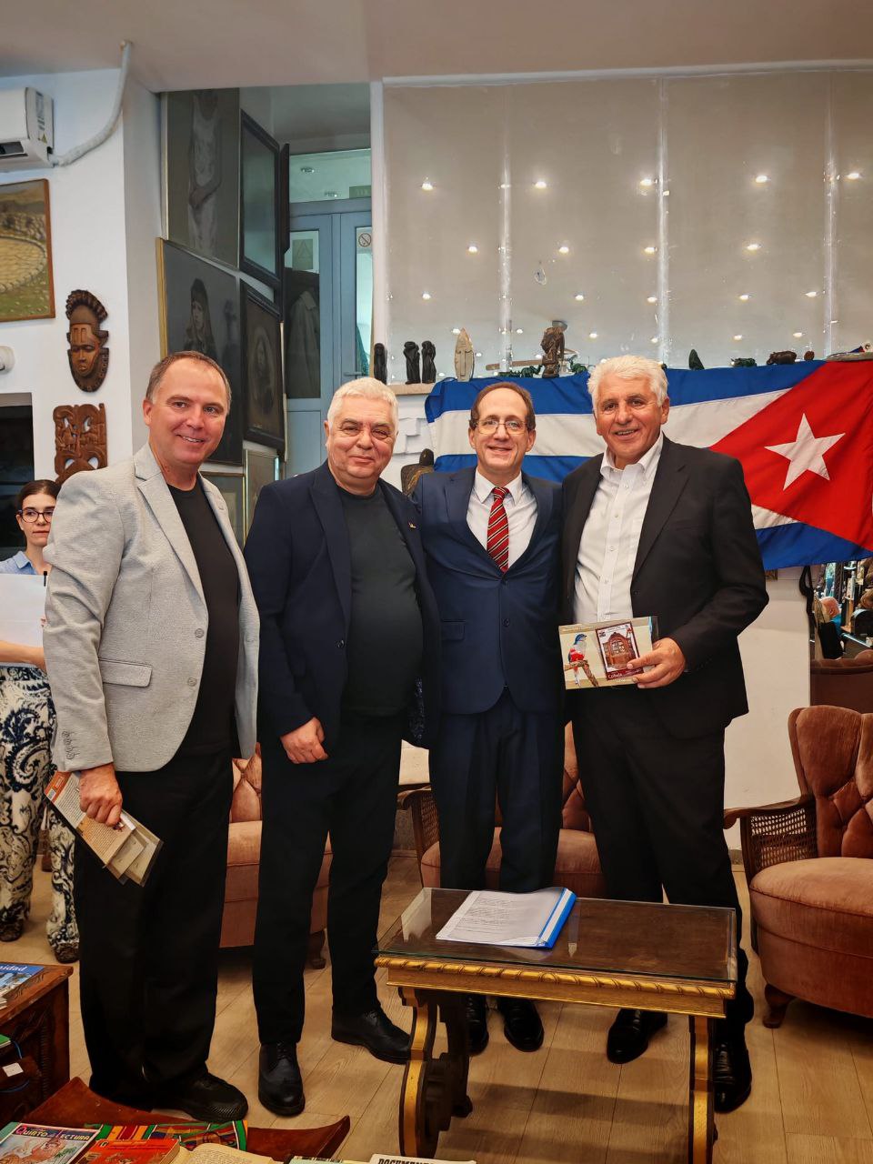 Почтовая марка, посвящённая Кубе, представлена в Музее книги и путешествий 