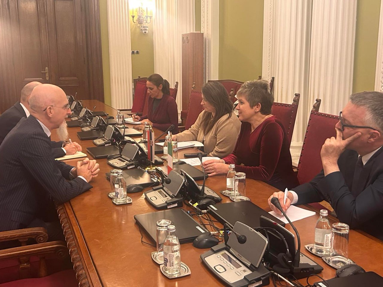 Вице-спикер парламента Сербии провела беседу с послом Италии Вице-спикер парламента Сербии провела беседу с послом Италии