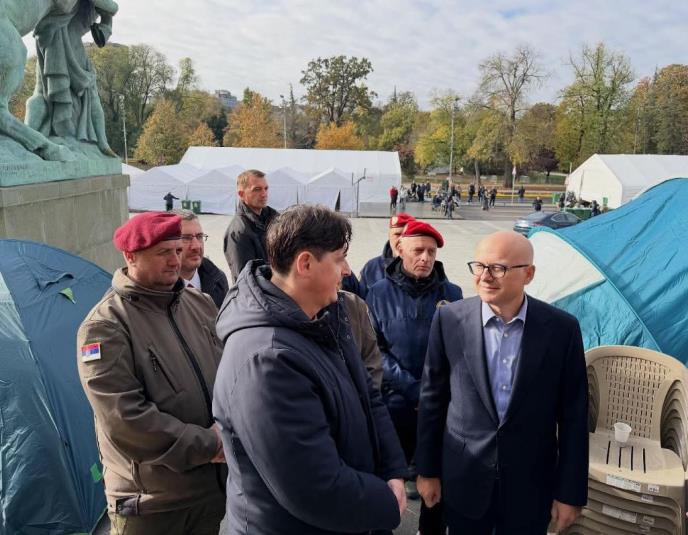 Милош Вучевич навестил голодающего депутата