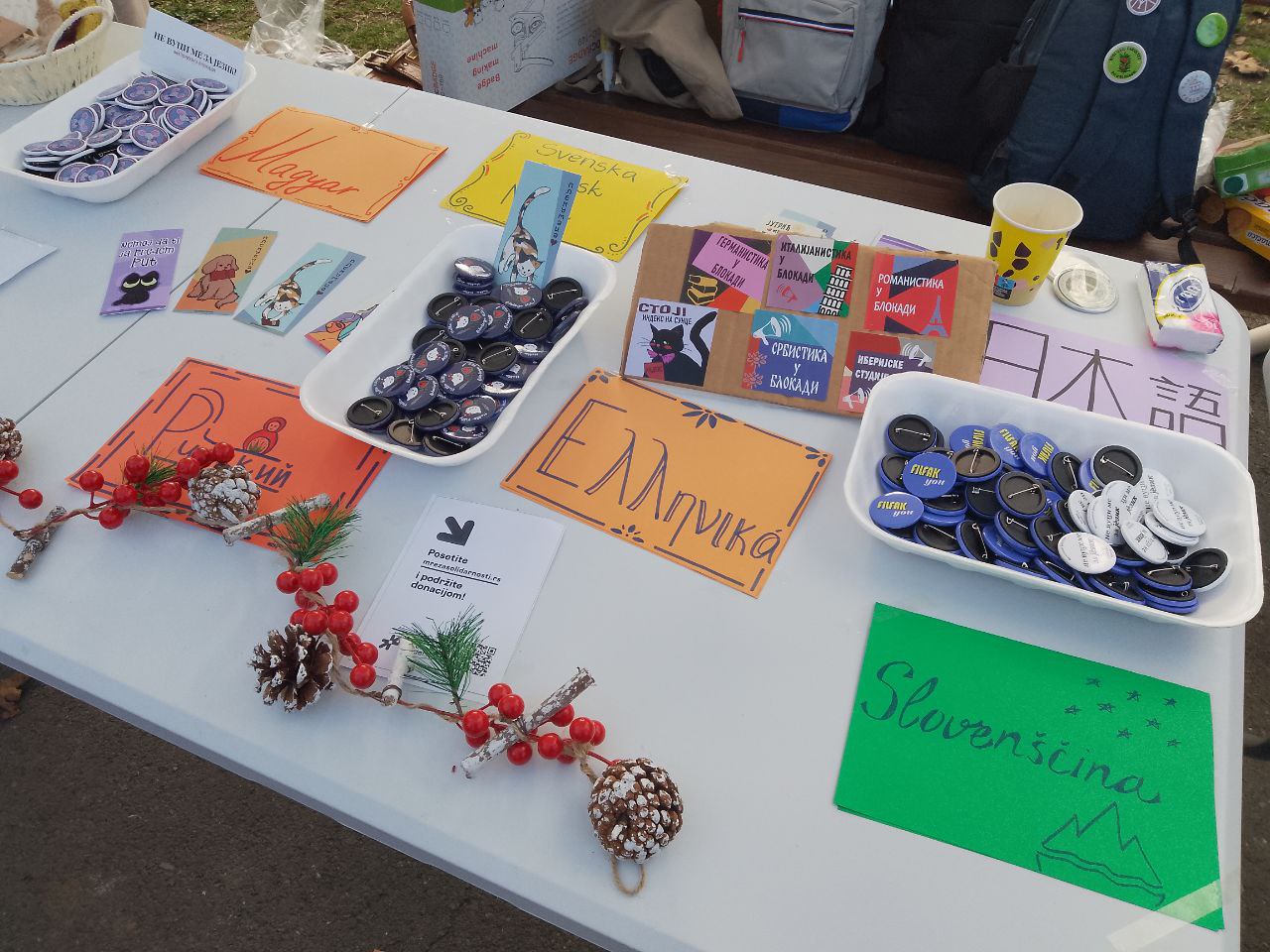 Студенты сегодня собирали подписи за досрочные выборы